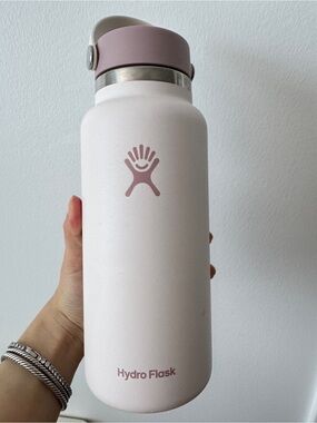Hydroflask juneberry LIMITED EDITION 32oz